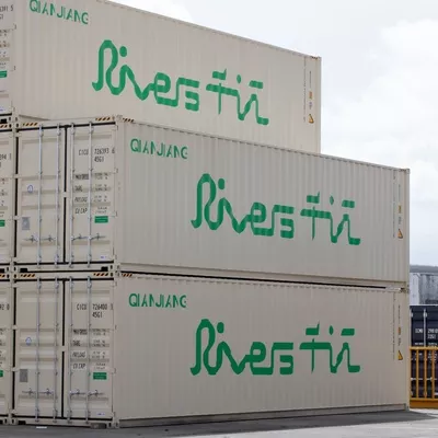 Rivers coated logistics containers